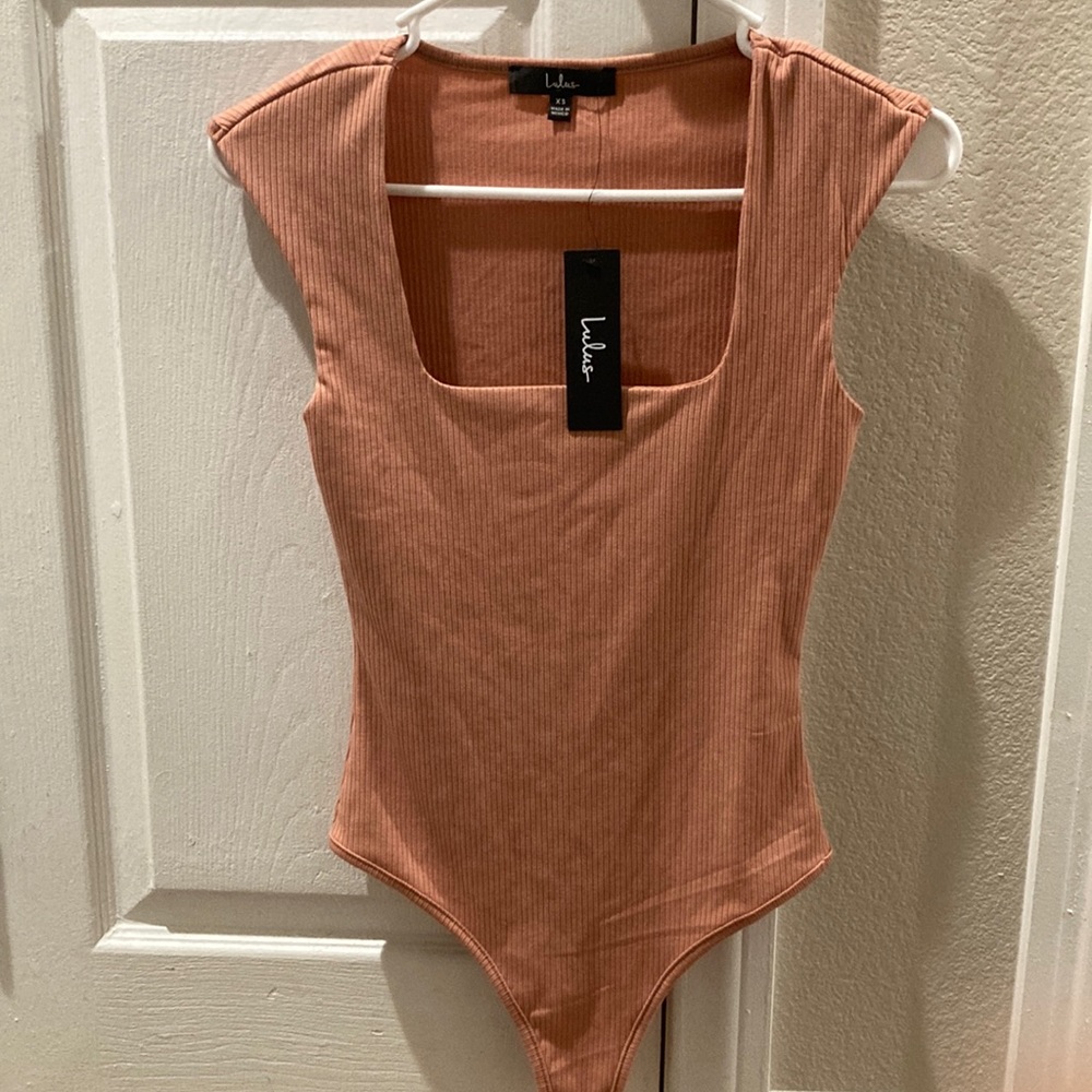 Lulus pinkish orange square neck ribbed bodysuit